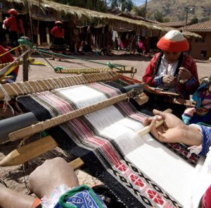Weaving presentation in Sacred Valley